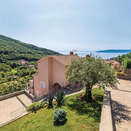 Apartment Lovely In With Kitchen Moscenicka Draga